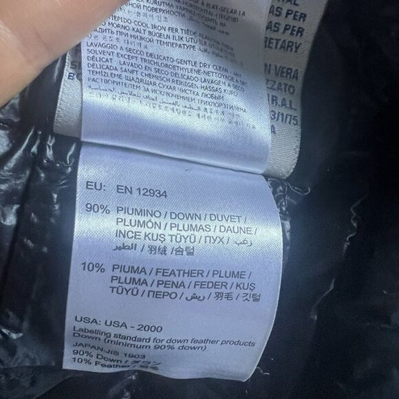 Moncler Boys Hooded Down Jacket Size 3 y Red Authentic EUC - Picture 9 of 12